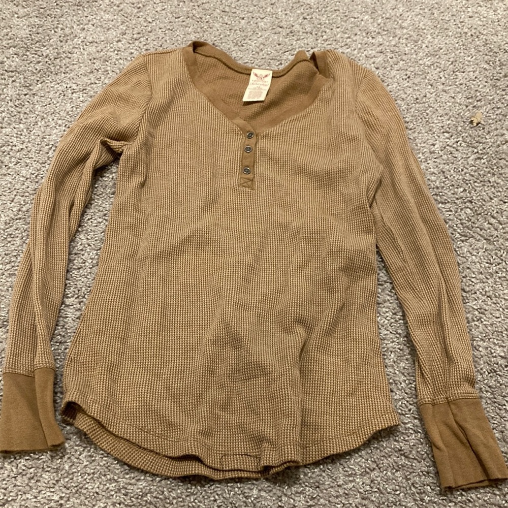 Brown low cut long sleeve shirt